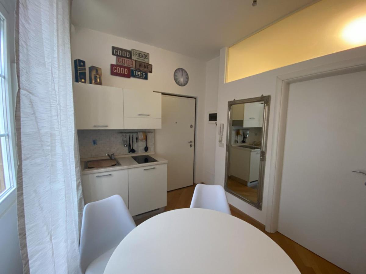 Living Vittoria: Vicino Al Centro Di Bolzano Apartment Exterior foto